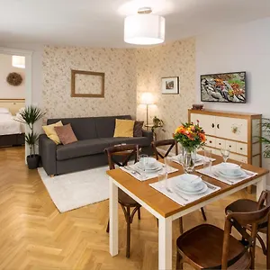 Seno6 , Praga República Checa